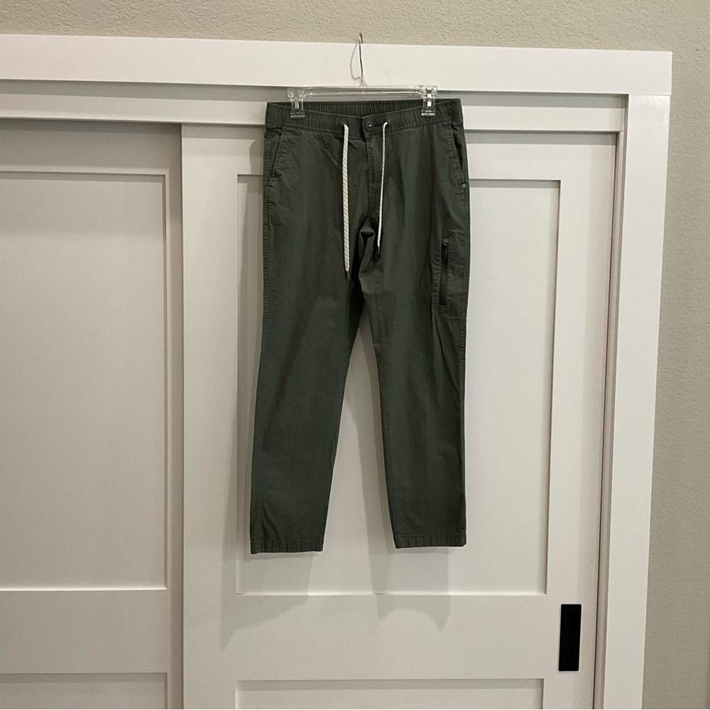 Vuori Olive Green Women's Drawstring Joggers